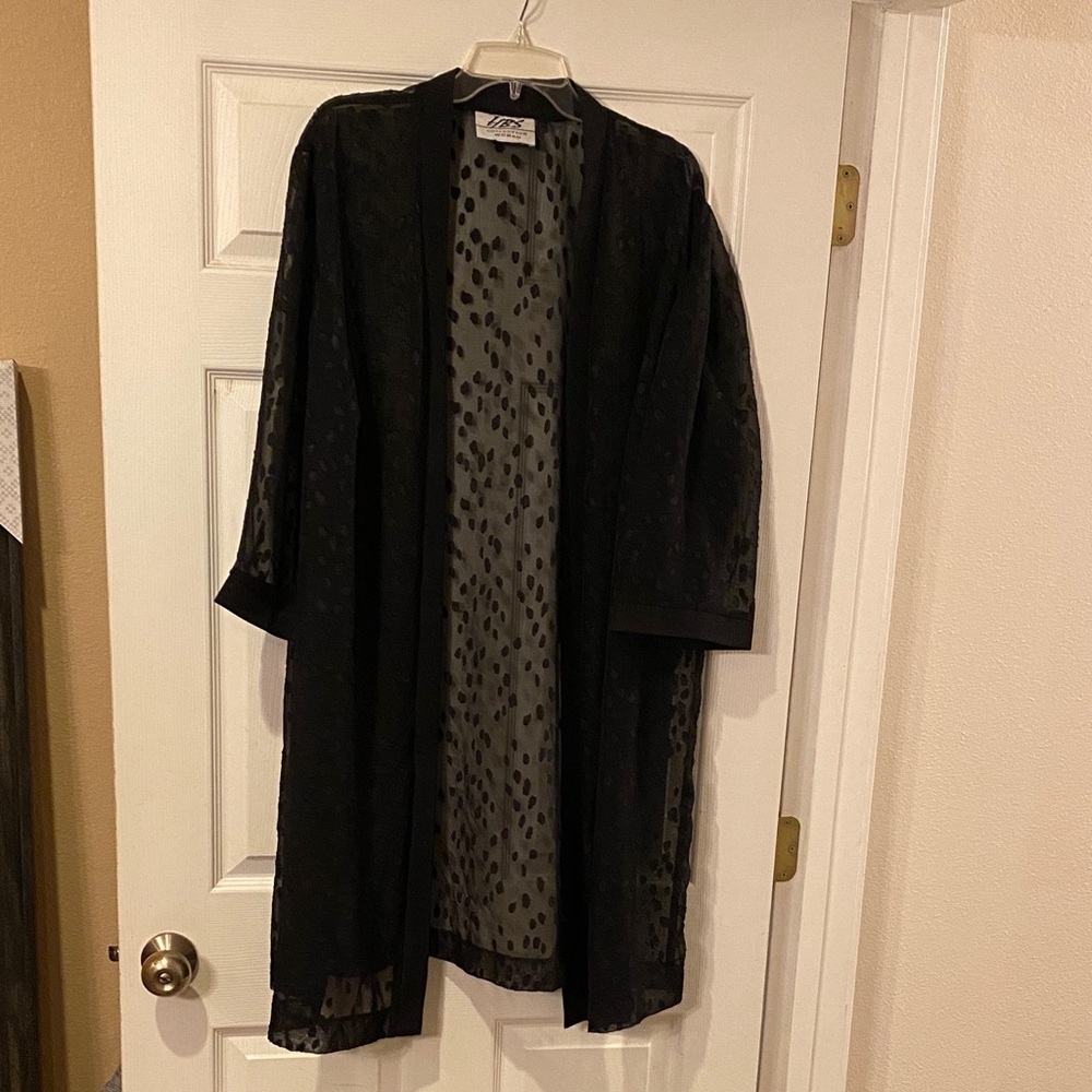 Elegant Black Sheer Duster - SZ XL/1X
